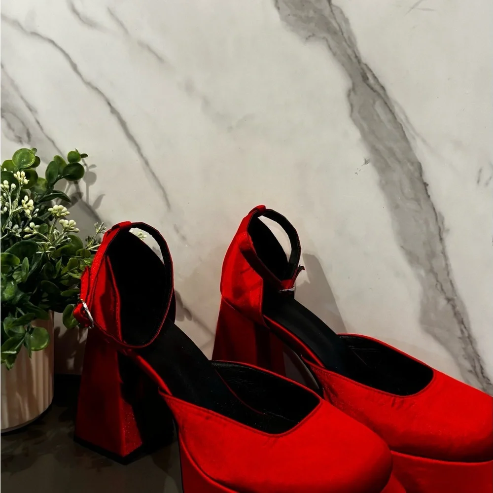 Chic Red Women's Block Heels - Picture 5 of 8